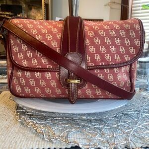 Dooney & Bourke Maroon & Cream Crossbody Bag!